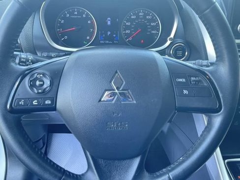 Used 2022 Mitsubishi Eclipse Cross SE FWD image 11