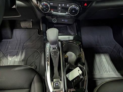 Used 2025 Chevrolet Trax ACTIV w/ Sunroof Package image 23