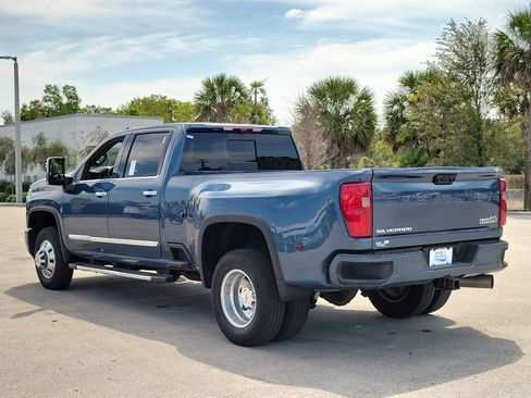 Used 2024 Chevrolet Silverado 3500 High Country w/ Technology Package AWD/4WD image 4