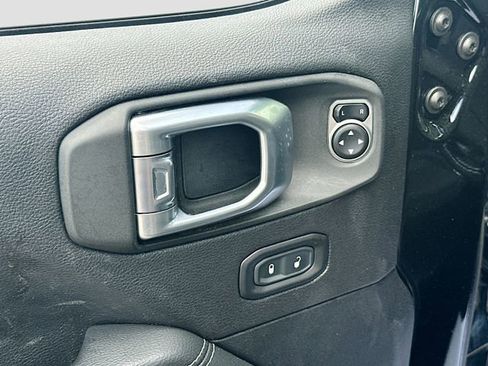 Used 2020 Jeep Gladiator Overland w/ Popular Equipment Package image 19