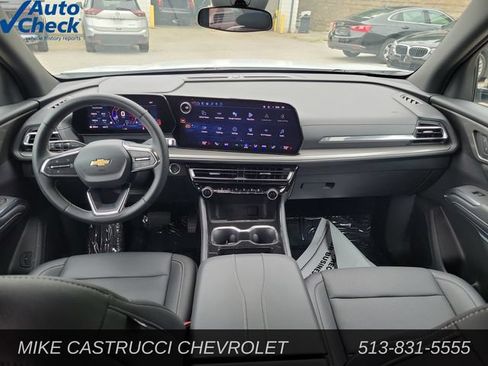 Used 2026 Chevrolet Traverse LT AWD/4WD image 10