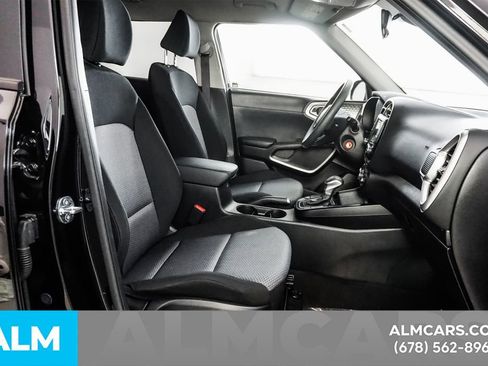 Used 2025 Kia Soul LX image 19