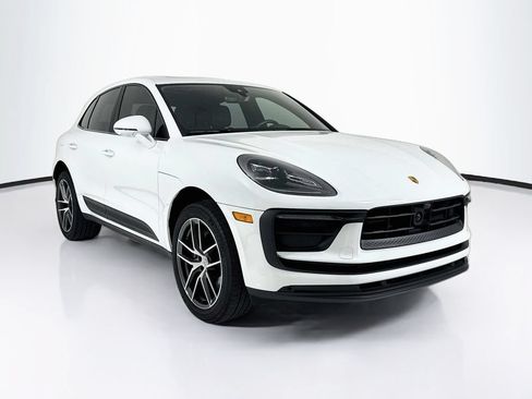 Certified 2025 Porsche Macan AWD/4WD image 7