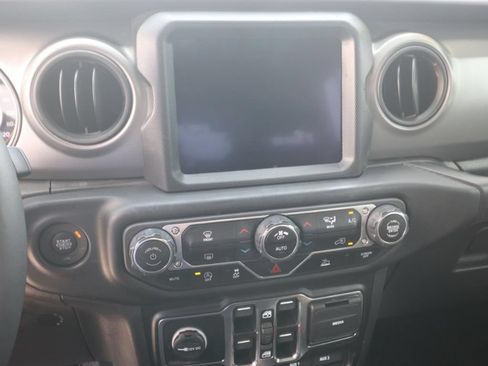 Used 2023 Jeep Wrangler Unlimited Sport AWD/4WD image 20