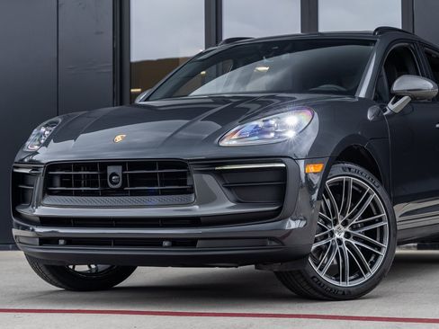 New 2026 Porsche Macan Turbo image 7