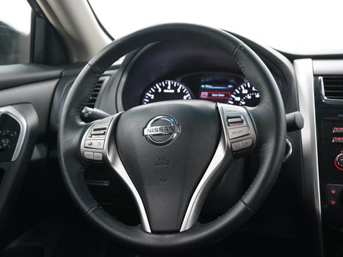 Used 2013 Nissan Altima 2.5 SV FWD image 15
