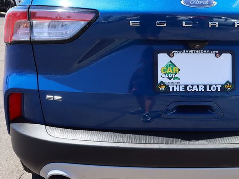 Used 2022 Ford Escape SE image 19