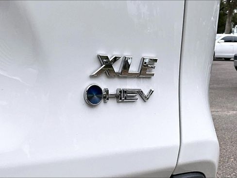 Used 2025 Toyota RAV4 XLE image 21