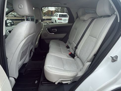 Used 2018 Land Rover Discovery Sport SE AWD/4WD image 12