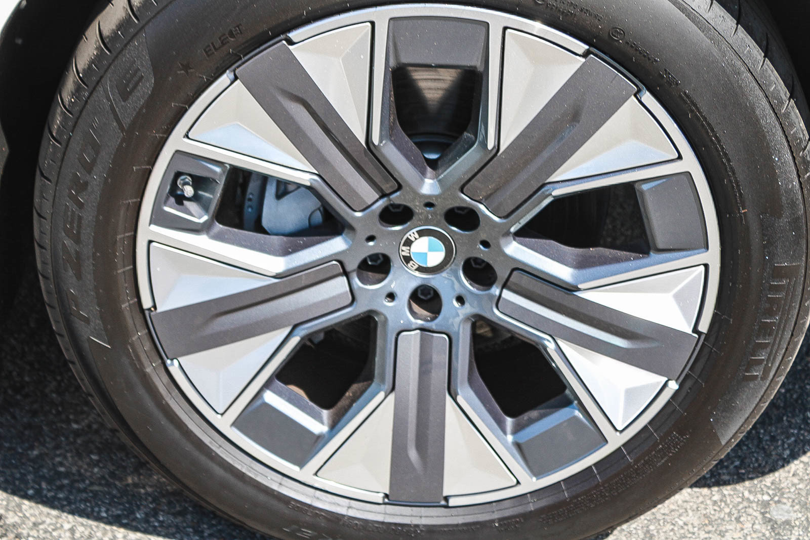 Certified 2026 BMW iX xDrive45 AWD/4WD image 10