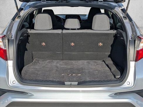 Used 2018 Toyota C-HR XLE image 6