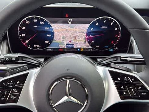 Used 2026 Mercedes-Benz GLC 300 4MATIC image 17