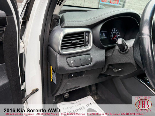 Used 2016 Kia Sorento EX AWD/4WD image 17