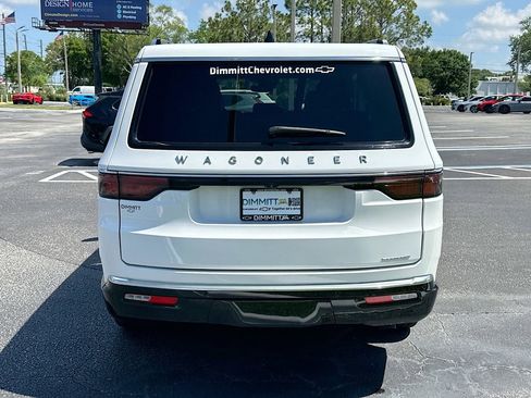 Used 2024 Jeep Wagoneer Series II RWD image 6