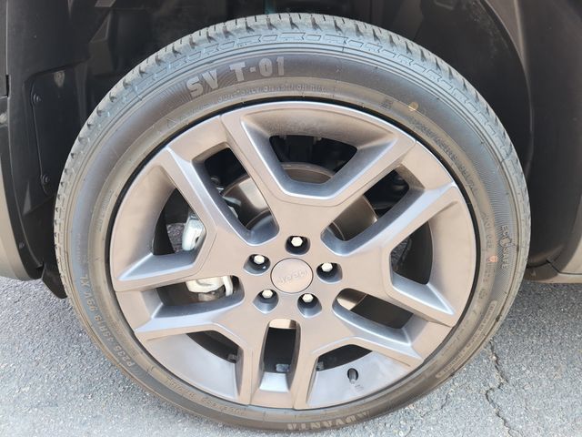 Used 2021 Jeep Renegade Latitude w/ Sun & Sound Group AWD/4WD image 14