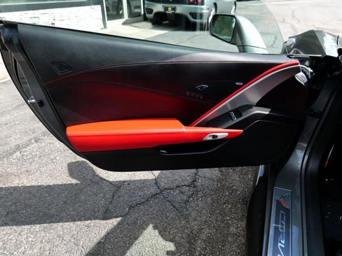 Used 2015 Chevrolet Corvette Z06 w/ Z07 Performance Package image 12