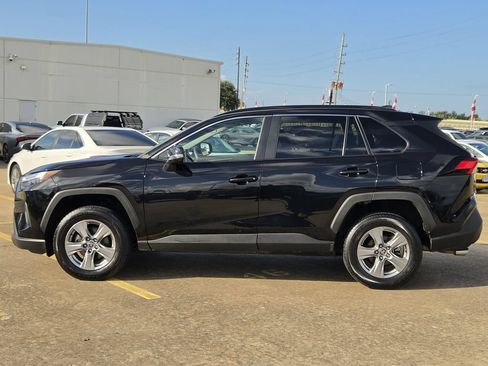 Used 2025 Toyota RAV4 XLE FWD image 6