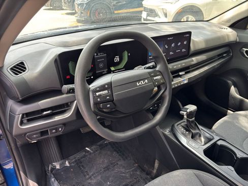 Used 2025 Kia K4 FWD image 33