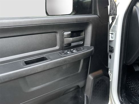 Used 2022 RAM 2500 Tradesman w/ Chrome Appearance Group image 18