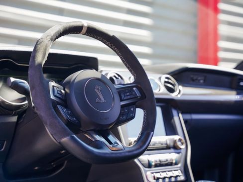 Used 2021 Ford Mustang Shelby GT500 w/ Carbon Fiber Track Pack image 15