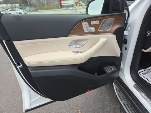 Used 2025 Mercedes-Benz GLE 450 4MATIC image 13