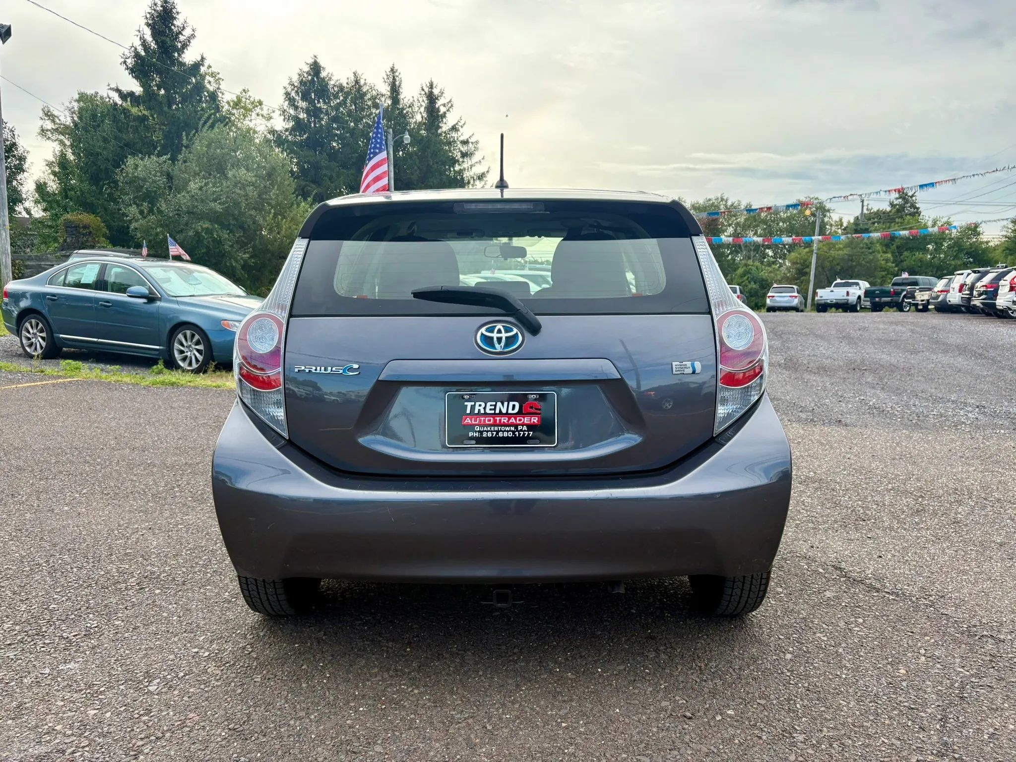 Used 2013 Toyota Prius C Two FWD image 4