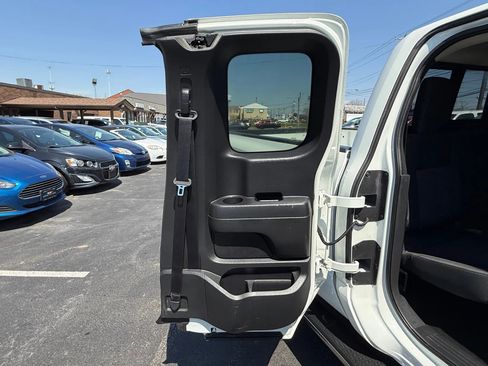 Used 2018 Nissan Titan SV w/ SV Convenience Package image 33