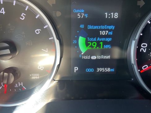 Used 2022 Toyota RAV4 LE image 57