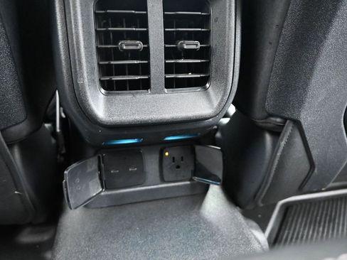 Used 2025 Ford Bronco Badlands AWD/4WD image 18