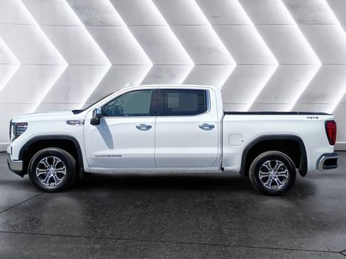 Used 2025 GMC Sierra 1500 SLT AWD/4WD image 3