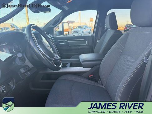 Used 2022 RAM 2500 Big Horn w/ Level C Equiment Group image 2