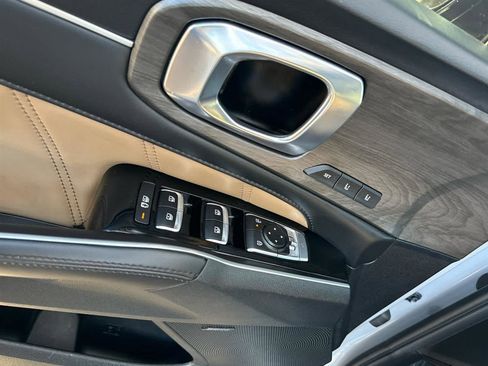 Used 2025 Kia Sorento SX Prestige w/ Olive Brown Leather Package image 24
