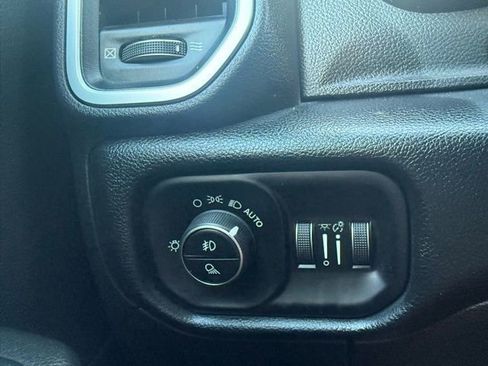 Used 2019 RAM 1500 Big Horn image 18