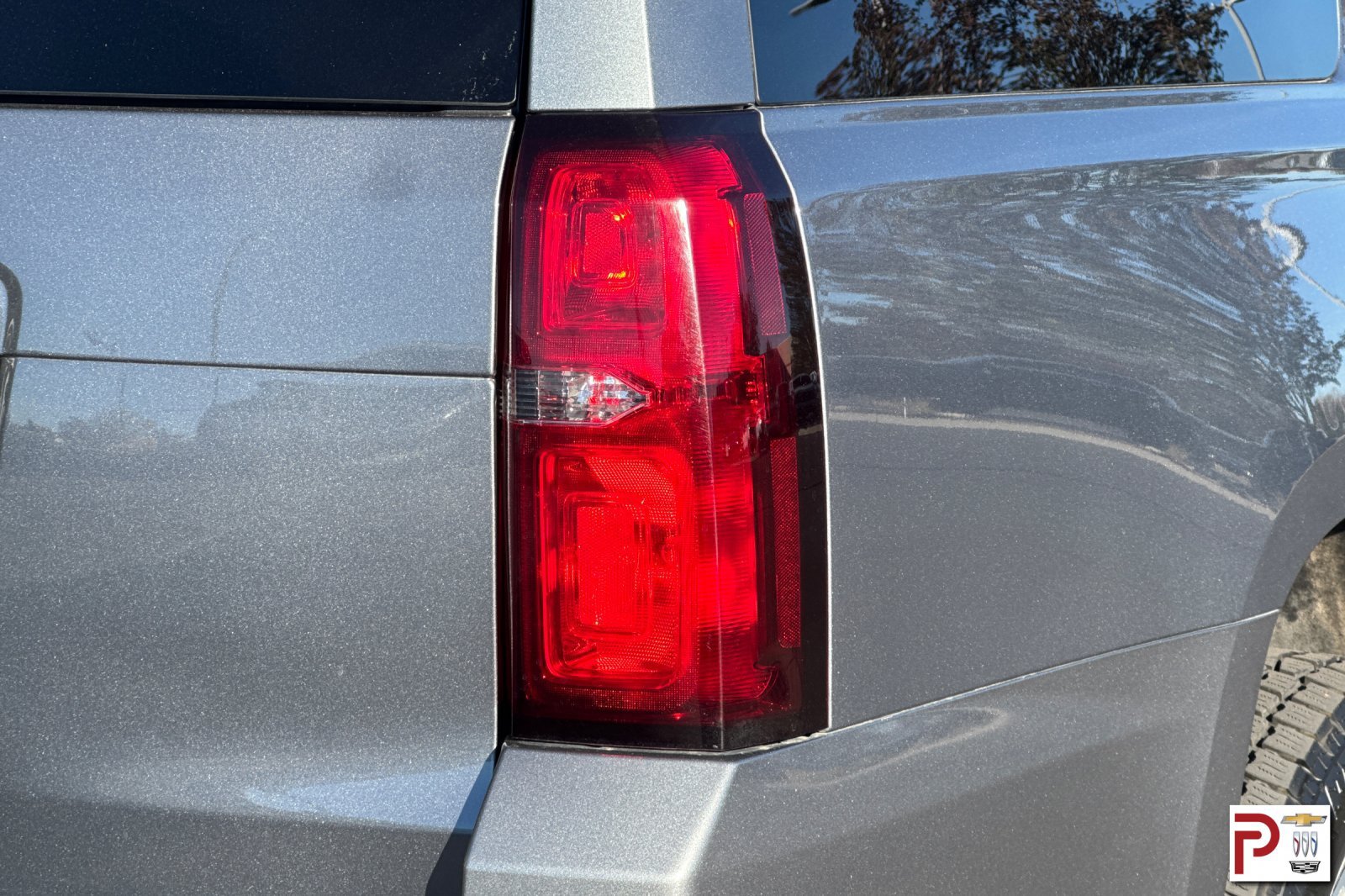 Used 2018 Chevrolet Suburban LT AWD/4WD image 35