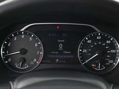 Used 2022 Nissan Frontier SV image 12