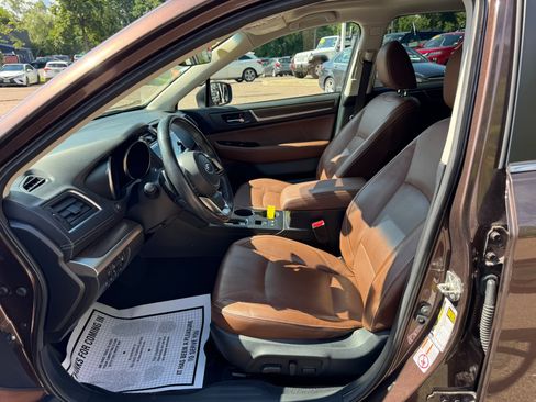 Used 2019 Subaru Outback 3.6R Touring AWD/4WD image 9