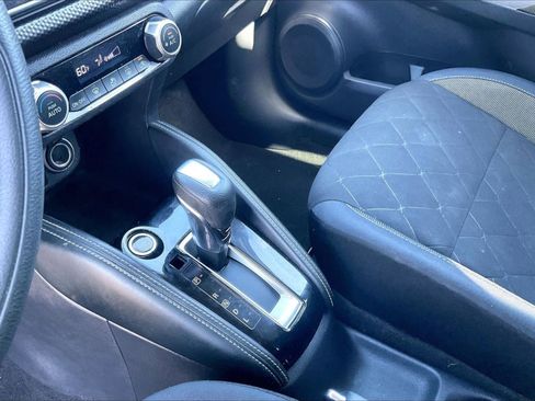 Used 2018 Nissan Kicks FWD image 15