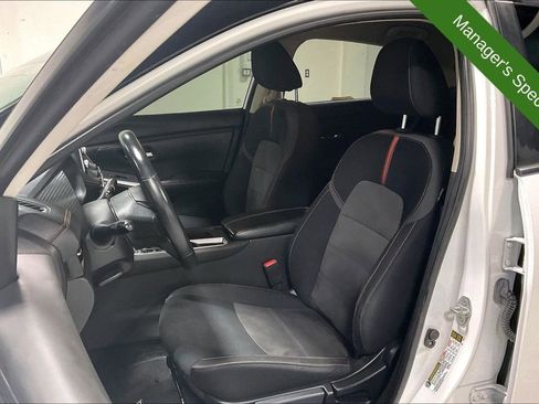 Used 2023 Nissan Sentra SR w/ Midnight Edition Package FWD image 31