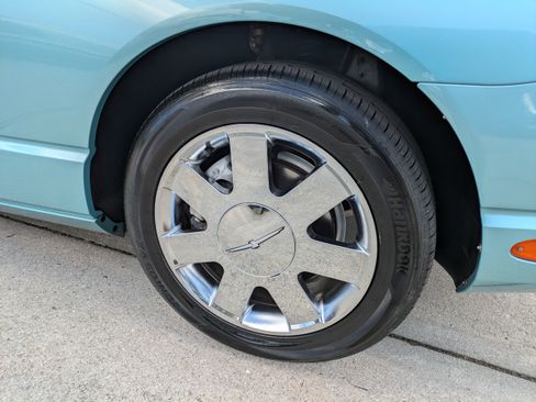 Used 2002 Ford Thunderbird RWD image 11