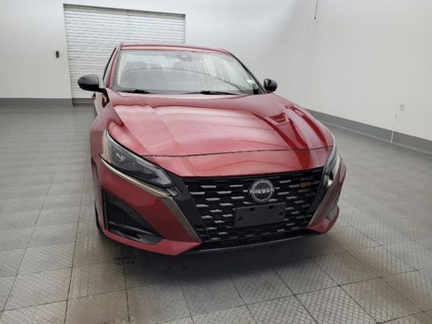 Used 2023 Nissan Altima 2.5 SR w/ SR Premium Package FWD image 14