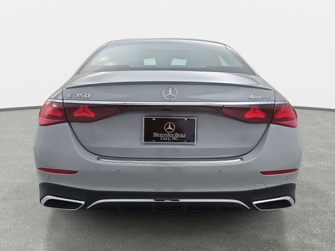 Used 2025 Mercedes-Benz E 350 4MATIC Sedan image 6