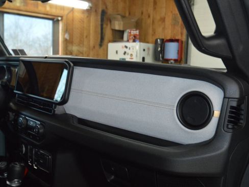 Used 2024 Jeep Wrangler Sport image 8