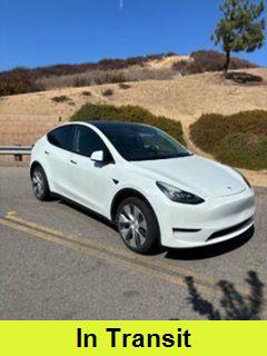 Used 2022 Tesla Model Y Long Range AWD/4WD image 1
