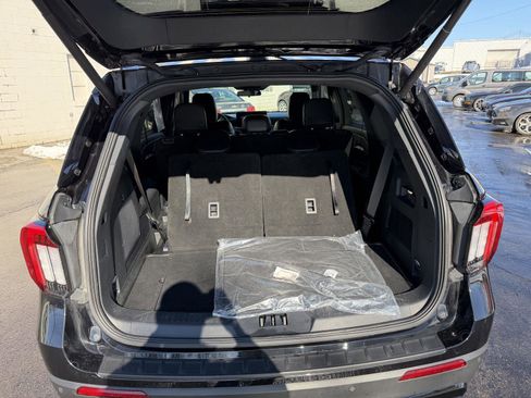 Used 2025 Ford Explorer ST-Line w/ ST-Line Street Pack image 26