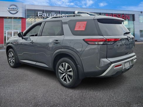 Certified 2025 Nissan Pathfinder SL w/ Black Appearance Package AWD/4WD image 4