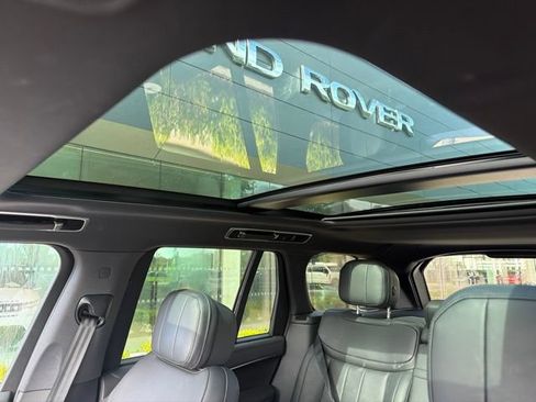 Used 2025 Land Rover Range Rover SE AWD/4WD image 11