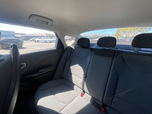 Used 2025 Kia K4 FWD image 42