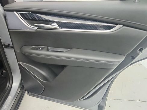 Certified 2023 Cadillac XT6 Premium Luxury w/ LPO, Floor Liner Package AWD/4WD image 24