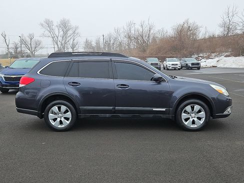Used 2011 Subaru Outback 2.5i Limited image 7