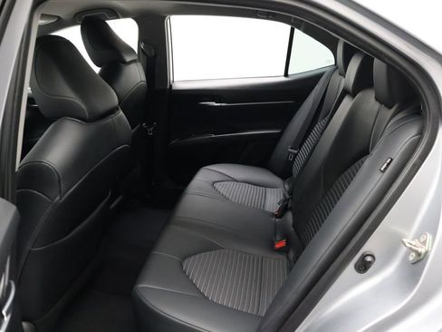 Certified 2020 Toyota Camry SE image 19